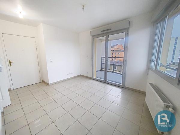 VILLEURBANNE T2