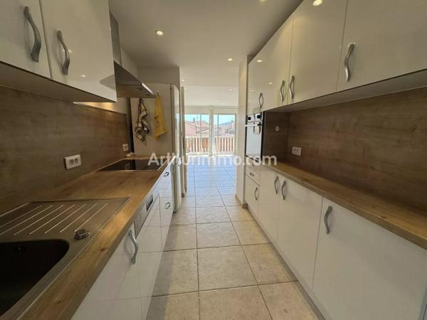 Vente                                                      Appartement
                        
                     3 pièces                      59 m2                     à Sainte-Maxime