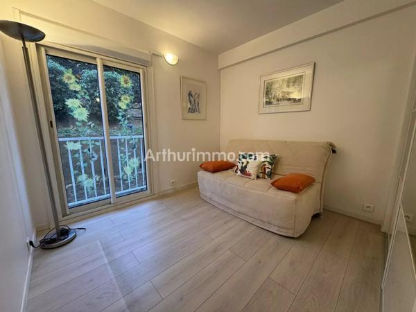 Vente                                                      Appartement
                        
                     3 pièces                      59 m2                     à Sainte-Maxime