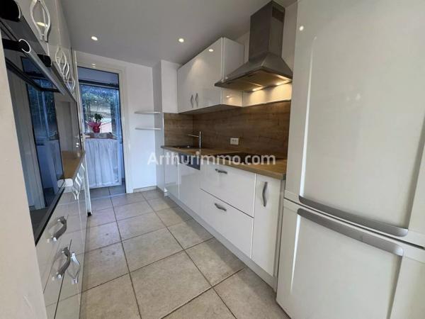 Vente                                                      Appartement
                        
                     3 pièces                      59 m2                     à Sainte-Maxime
