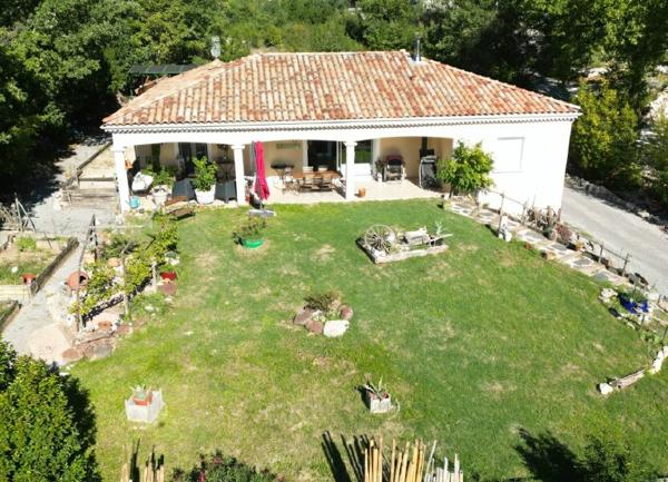 Maison à vendre    4 pièces •  Ruoms