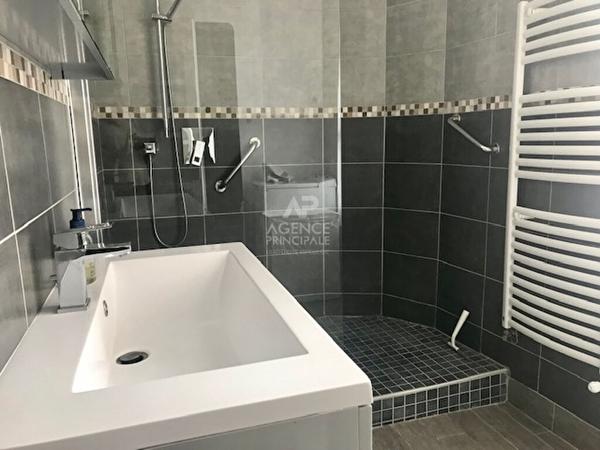 "Versailles Les Près" Quartier Notre Dame - superbe appartement d'angle de 80m² Loyer 2 002 €/mois charges comprises **  - Référence  9452