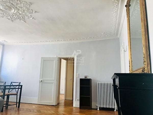 "Versailles Les Près" Quartier Notre Dame - superbe appartement d'angle de 80m² Loyer 2 002 €/mois charges comprises **  - Référence  9452