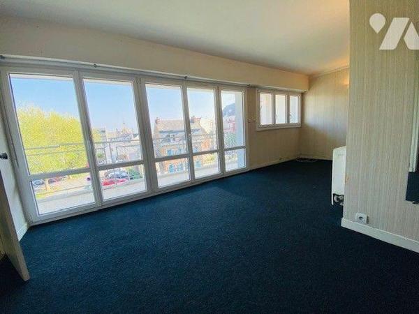 A  Vendre à Perros-Guirec (22700), centre-ville, Appartement de type T1bis, d'une surface habit...