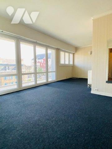 A  Vendre à Perros-Guirec (22700), centre-ville, Appartement de type T1bis, d'une surface habit...