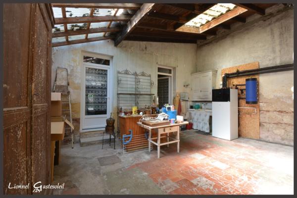 Maison de ville à vendre 4 chambres extérieur et garage sur la commune de Port Sainte Foy et Ponchapt en Dordogne