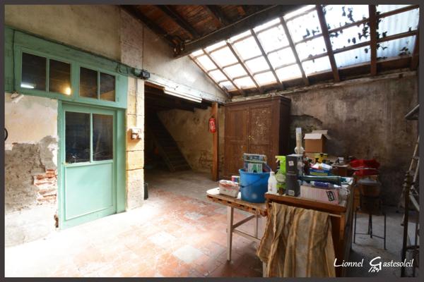 Maison de ville à vendre 4 chambres extérieur et garage sur la commune de Port Sainte Foy et Ponchapt en Dordogne