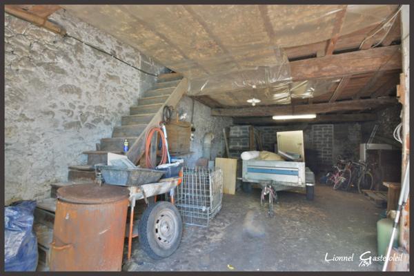 Maison de ville à vendre 4 chambres extérieur et garage sur la commune de Port Sainte Foy et Ponchapt en Dordogne