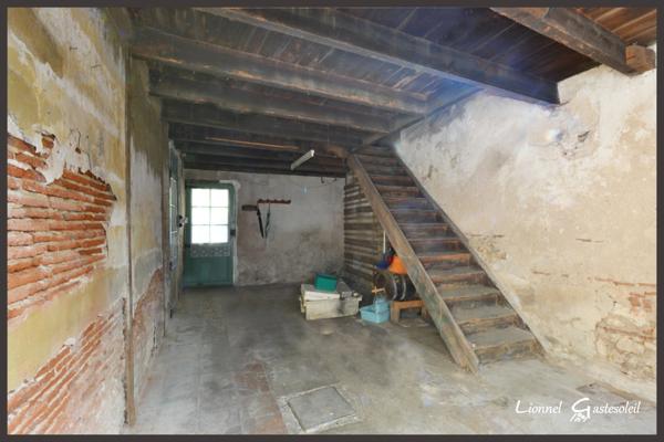 Maison de ville à vendre 4 chambres extérieur et garage sur la commune de Port Sainte Foy et Ponchapt en Dordogne