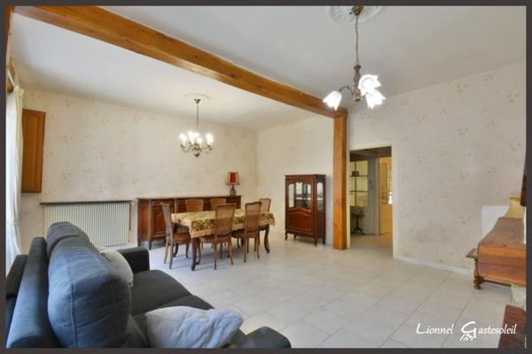 Maison de ville à vendre 4 chambres extérieur et garage sur la commune de Port Sainte Foy et Ponchapt en Dordogne
