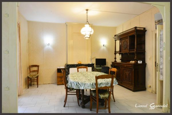 Maison de ville à vendre 4 chambres extérieur et garage sur la commune de Port Sainte Foy et Ponchapt en Dordogne