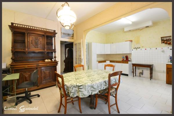 Maison de ville à vendre 4 chambres extérieur et garage sur la commune de Port Sainte Foy et Ponchapt en Dordogne