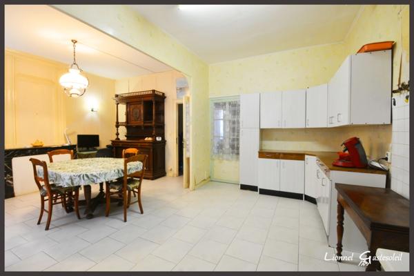 Maison de ville à vendre 4 chambres extérieur et garage sur la commune de Port Sainte Foy et Ponchapt en Dordogne