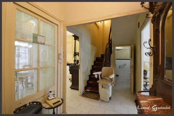 Maison de ville à vendre 4 chambres extérieur et garage sur la commune de Port Sainte Foy et Ponchapt en Dordogne