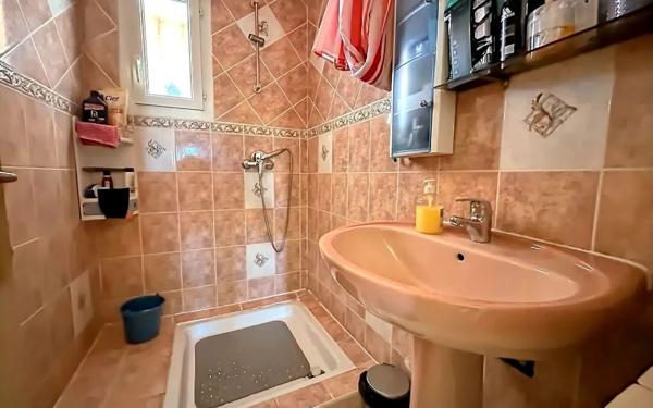 Maison à vendre    6 pièces •  Garons