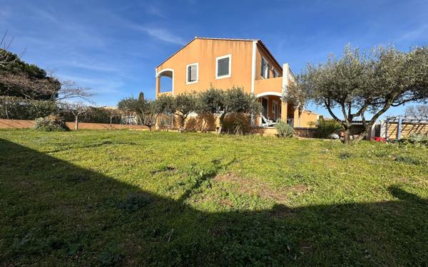 Maison à vendre    6 pièces •  Garons