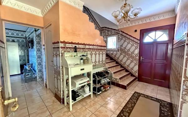 Maison à vendre    6 pièces •  Garons