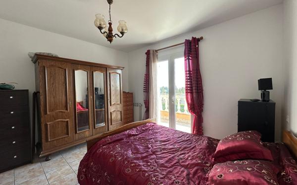 Maison à vendre    6 pièces •  Garons