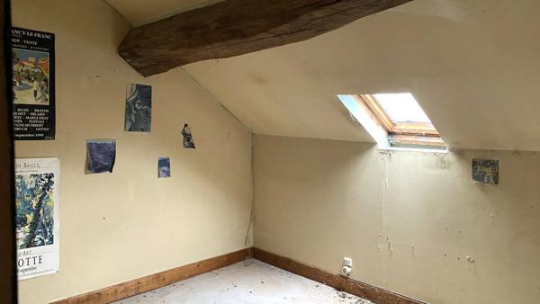 Maison de village à rénover entièrement- 3 chambres- Jardin- Dépendance- MASSANGIS (89)