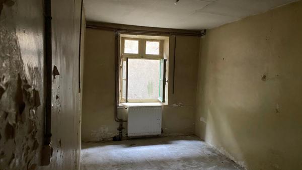 Maison de village à rénover entièrement- 3 chambres- Jardin- Dépendance- MASSANGIS (89)