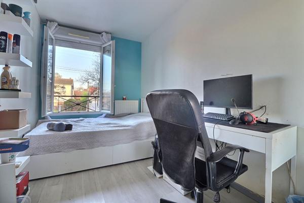 Maison à vendre à Mériel - 5 pièces, 4 chambres, excellente condition