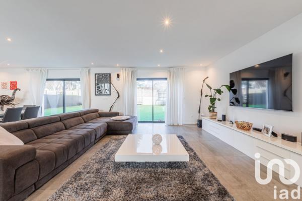 Maison à vendre 9 pièces 376 m² Mundolsheim