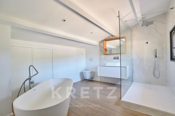 PROCHE AIX-EN-PROVENCE- VILLA DE CHARME RÉNOVÉE DE 200 m2, 4 CHAMBRES