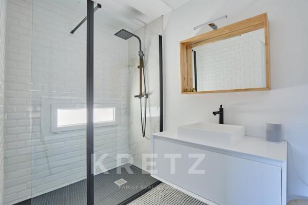 PROCHE AIX-EN-PROVENCE- VILLA DE CHARME RÉNOVÉE DE 200 m2, 4 CHAMBRES