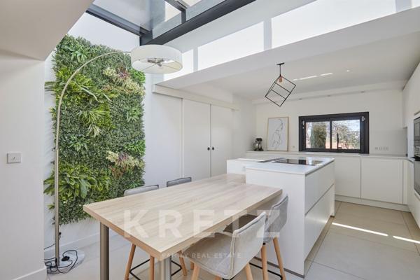 PROCHE AIX-EN-PROVENCE- VILLA DE CHARME RÉNOVÉE DE 200 m2, 4 CHAMBRES