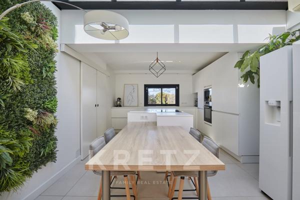 PROCHE AIX-EN-PROVENCE- VILLA DE CHARME RÉNOVÉE DE 200 m2, 4 CHAMBRES