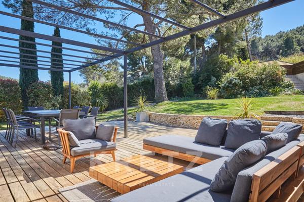 PROCHE AIX-EN-PROVENCE- VILLA DE CHARME RÉNOVÉE DE 200 m2, 4 CHAMBRES