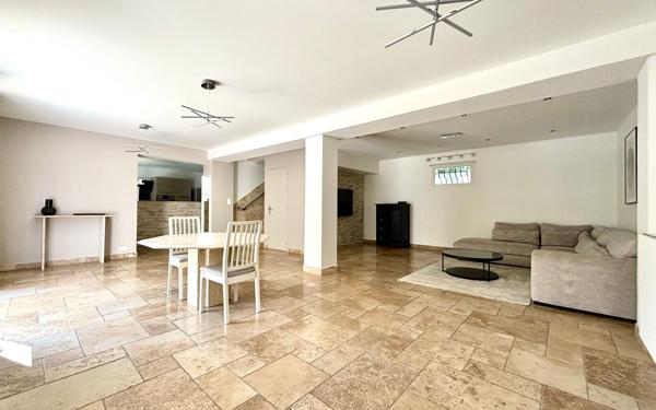 Maison à vendre    5 pièces •  Salon-de-Provence