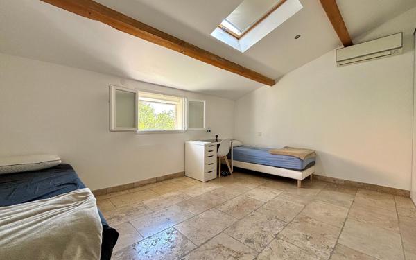 Maison à vendre    5 pièces •  Salon-de-Provence