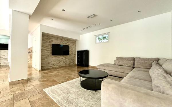 Maison à vendre    5 pièces •  Salon-de-Provence