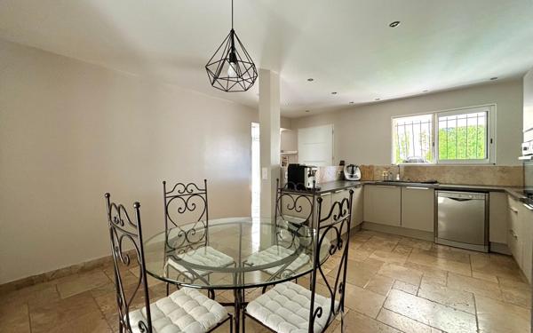 Maison à vendre    5 pièces •  Salon-de-Provence