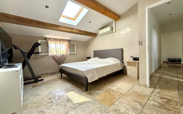 Maison à vendre    5 pièces •  Salon-de-Provence