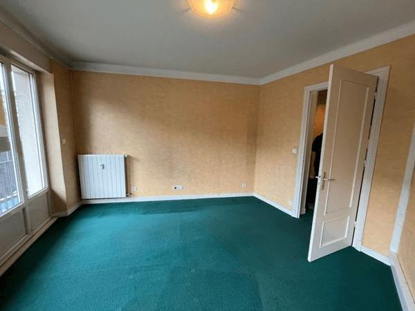 Local commercial 3 pièces T3 F3 81 m² à Chambery 17 FAUBOURG RECLUS 73000 à louer