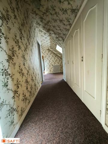 ANCIENNE ECOLE PLUS UN HANGAR DE 277M² PLUS DEPENDANCE