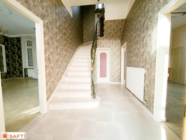 ANCIENNE ECOLE PLUS UN HANGAR DE 277M² PLUS DEPENDANCE