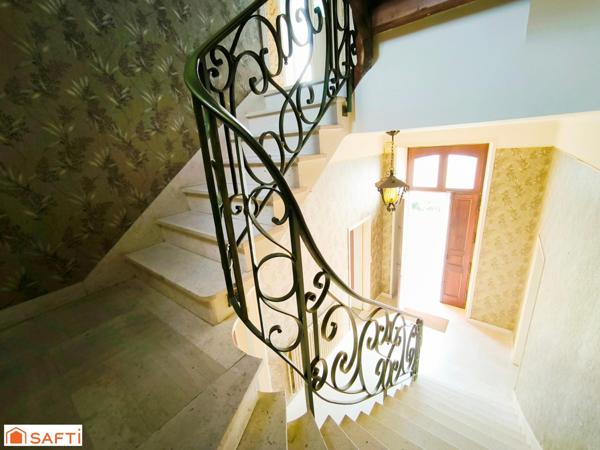 ANCIENNE ECOLE PLUS UN HANGAR DE 277M² PLUS DEPENDANCE