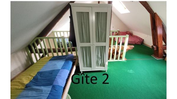 Propriété de 337 m² (hab + gîte + dép) sur 10800m² de terrain.