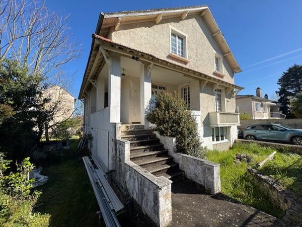 Belle maison de ville de 4 chambres avec jardin à Montmorillon