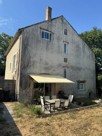 Belle maison de ville de 4 chambres avec jardin à Montmorillon