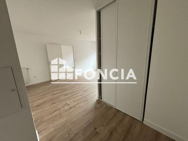 Location Appartement 2 pièces 48.24 m² - 30 RUE CLAUDE NICOLAS LEDOUX Creteil 94000