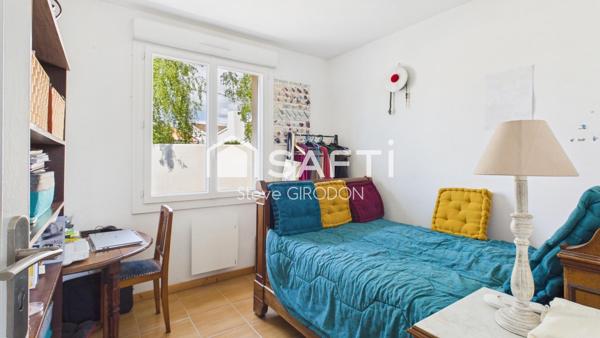 Bord de Sèvre à Marans, piscine et grand terrain