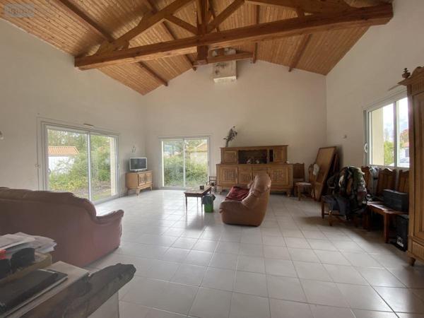 Maison à vendre à Saint-Philbert-de-Grand-Lieu en Loire-Atlantique (44310), ref : 44039-1783