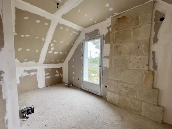 Langeais (37130) Ancienne maison en cours de rénovation avec jardin.