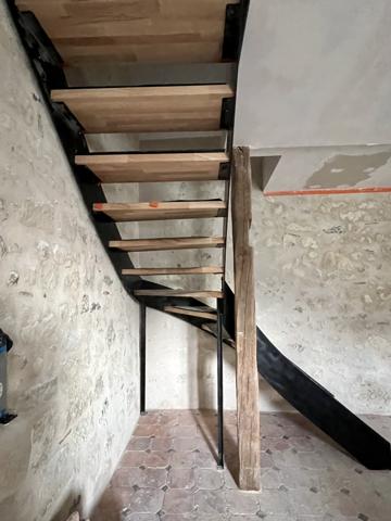 Langeais (37130) Ancienne maison en cours de rénovation avec jardin.