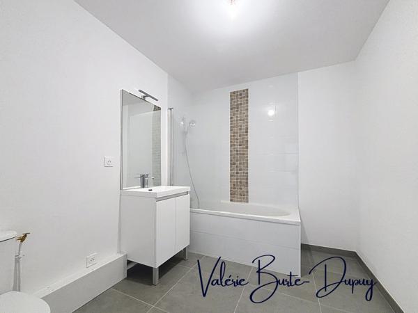 Appartement à vendre 3 pièces 64,80m2 2 chambres et garage SAINT PRYVE SAINT MESMIN (45)