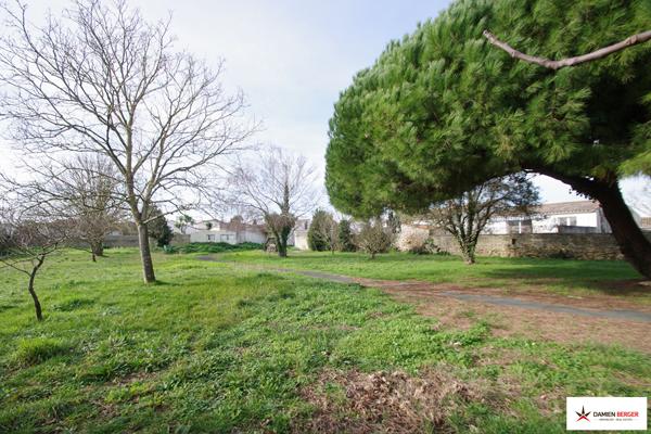 Grande propriété en plein coeur du village d'Ars en ré. Ars en re